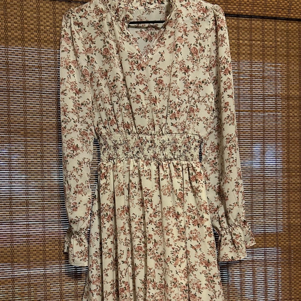 Beautiful Floral boutique dresses size large
